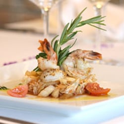 Fresh Restaurant & Lounge - Krevetten auf Kimchi Salat im fresh Restaurant & Lounge, Aesch, Schweiz