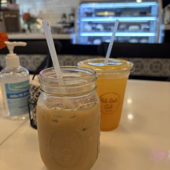 Palo Santo Cafe - Gingerbread latte and orange juice - Cafes Near Me - Riverbank, California