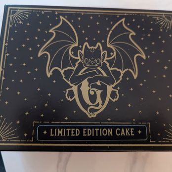 Gideon's Bakehouse - Cake box - Bakeries Near Me - Orlando, Florida