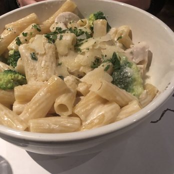 Osteria Ottimo - Chicken fettuccine with broccoli - Italian Near Me - Orland Park, Illinois