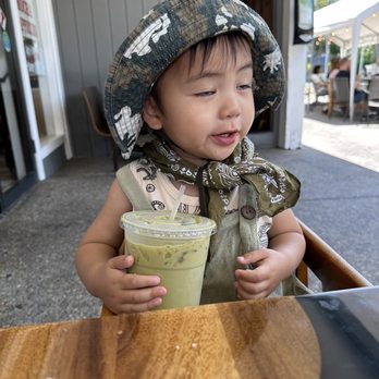 Roger's Deli & Donuts - Huge green Thai ice tea 5.00 - Delis Near Me - Mountain View, California