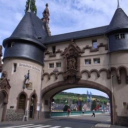 Burgruine Grevenburg - Brückenschenke auf der Trarbacher Seite