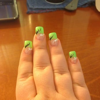 Lee Nails - Nail Salons Near Me - Chicago, Illinois