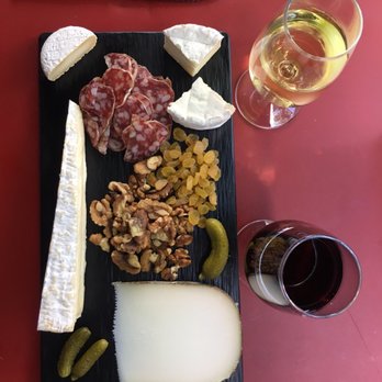La Claque Fromage - Cheese Shops Near Me - Paris, 75