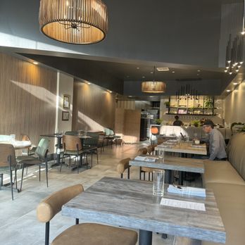 Angkor Chef - Tastefully done interior - Cambodian Near Me - San Jose, California