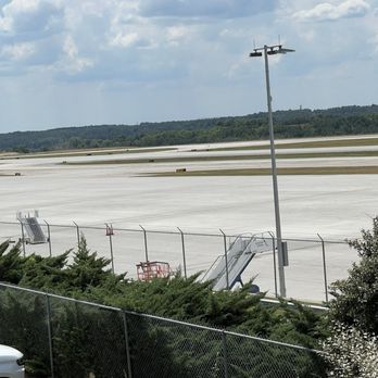 RDU Observation Park - Runway - Parks Near Me - Morrisville, North Carolina