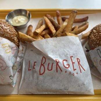 Le Burger 4304 - French Fries - Beer Bar Near Me - Minneapolis, Minnesota Le Burger 4304 - French Fries - Beer Bar Near Me - Minneapolis, Minnesota