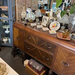 Vintage UnderGround Sales and Consignment