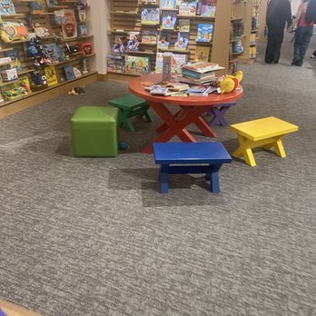 Barnes & Noble - Bookstores Near Me - Elk Grove, California