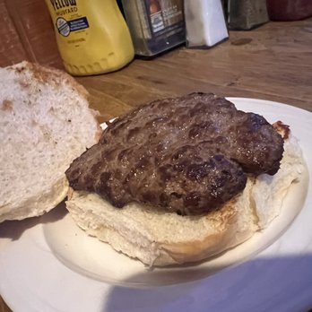 Doc's Stadium - Plain burger - Steakhouses Near Me - Jefferson, Iowa
