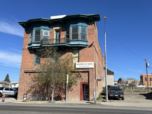 Annie's Cafe by null