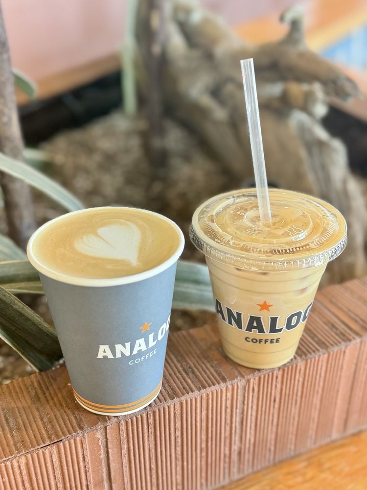 Analog Coffee Greenwich Logo