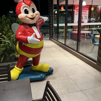 Jollibee - Jollibee mascot. - Chicken Shop Near Me - Kapolei, Hawaii Jollibee - Jollibee mascot. - Chicken Shop Near Me - Kapolei, Hawaii