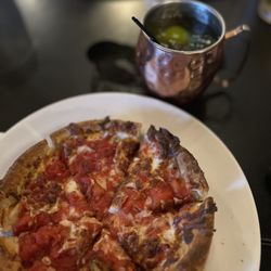 Uno Pizzeria & Grill - Cheese & tomato deep dish pizza & peach mule