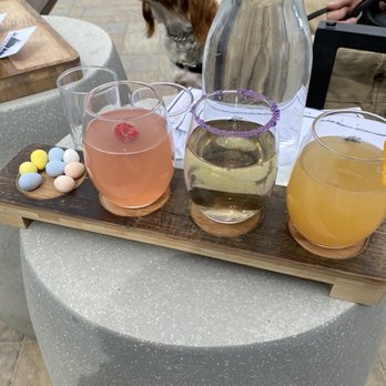 Sawtooth Winery - Mimosa flight and a happy dog - Wineries Near Me - Caldwell, Idaho Sawtooth Winery - Mimosa flight and a happy dog - Wineries Near Me - Caldwell, Idaho