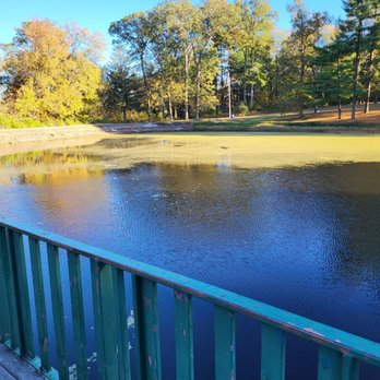 Wild Acres Park - Parks Near Me - Overland, Missouri