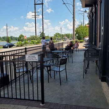 1869 Draft Room - Sports Bars Near Me - Washington, Missouri