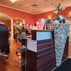 Lovely Nails & Spa - Conter