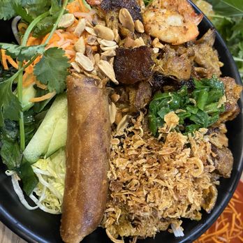 King Pho Vietnamese Cuisine - Grilled pork, shrimp, egg roll vermicelli - Vietnamese Near Me - Manteca, California