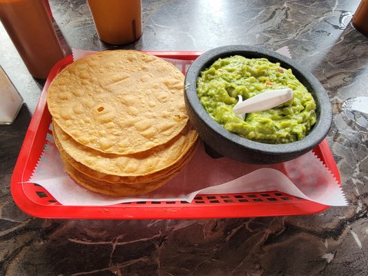 Tacos Y Mariscos El Amigo by null