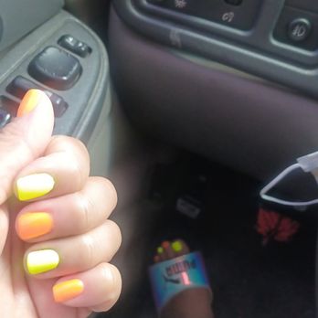 Elegant Nail Spa - ask for Mimi she is so sweet so kind and she takes her time on your nails she doesn't do a rush job  thank you Mimi I'll be back - Nail Salons Near Me - Sacramento, California