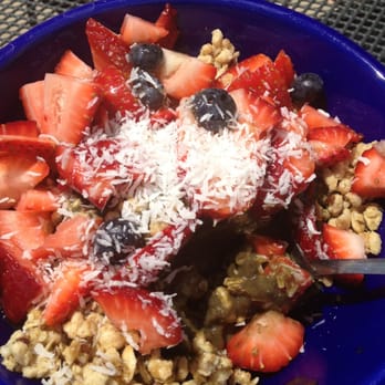 Backyard Bowls - The Green Bowl. It has Spinach & Broccoli but you'd never know it! Tastes delish. - Juice Bars & Smoothies Near Me - Santa Barbara, California