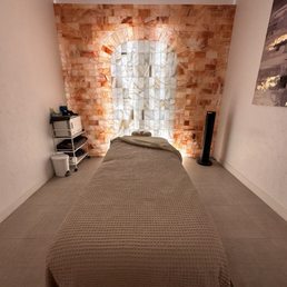 Massage table