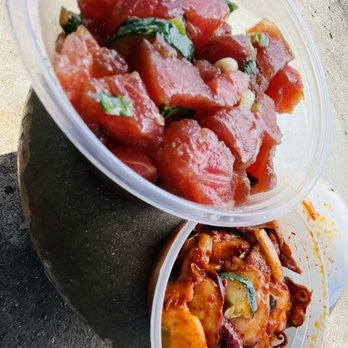 Malama Market - two bowls of food on a table - Grocery Near Me - Haleiwa, Hawaii Malama Market - two bowls of food on a table - Grocery Near Me - Haleiwa, Hawaii