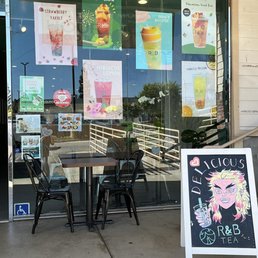 Exterior outside entrance of R&B Tea - Outdoor Seating - Rowland Heights, California Exterior outside entrance of R&B Tea - Outdoor Seating - Rowland Heights, California