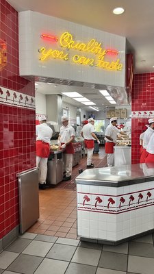 In-N-Out Burger by null