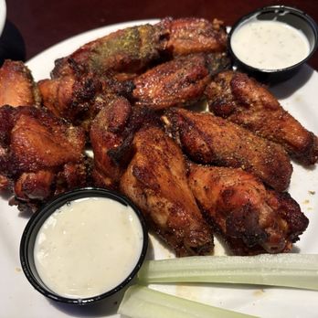 Glory Days Grill - 10 lemon pepper Dry Rub Wings (Bone-In) - Sports Bars Near Me - Falls Church, Virginia