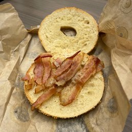 Really... did you REALLY think I didn't want cream cheese... did you REALLY NOT THINK TO ASK BECAUSE THIS LOOKS SO DUMB?! Really... did you REALLY think I didn't want cream cheese... did you REALLY NOT THINK TO ASK BECAUSE THIS LOOKS SO DUMB?!