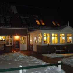 Info Cafe - Winterliche Außenansicht