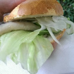 Ahrenshooper Fischkiste - Sehr gutes Angebot ab Fischbrötchen ( zB Aal) und Räucherfisch (zB Stremellacks).
