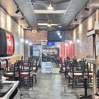 Top Slice Pizzeria - Interior - Pizza Near Me - Saint Petersburg, Florida
