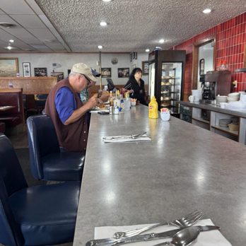 4Bs - Counter ambiance - American Near Me - Missoula, Montana 4Bs - Counter ambiance - American Near Me - Missoula, Montana