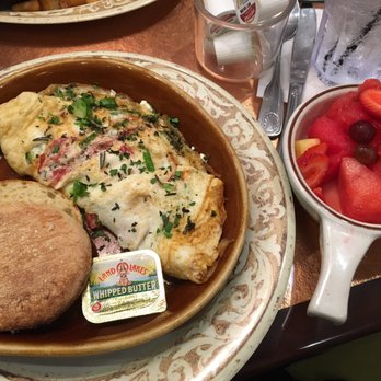 Another Broken Egg Cafe - Skinny Omelette - Breakfast & Brunch Near Me - Winter Park, Florida