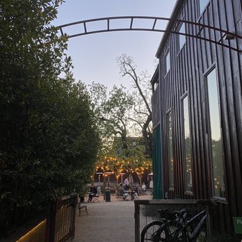 Barndiva - Pathway to patio - New American Near Me - Healdsburg, California Barndiva - Pathway to patio - New American Near Me - Healdsburg, California