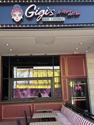 Gigi's Bar & Lounge by null
