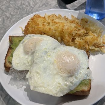 Delaney’s Diner - Avocado toast with hash browns - Breakfast & Brunch Near Me - Groveport, Ohio
