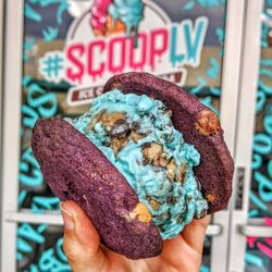 Scoop LV - Cookie ice cream sandwich