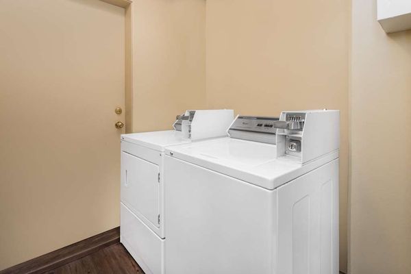 Super 8 by Wyndham Thunder Bay by null