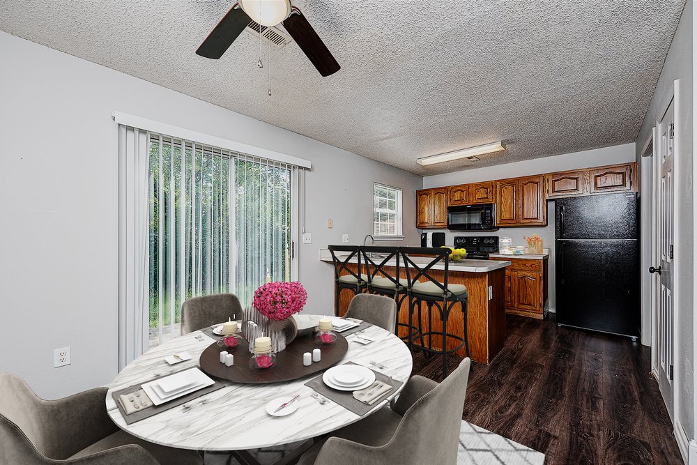 TOWN SQUARE APARTMENTS Updated September 2024 12 Photos 203 Rose