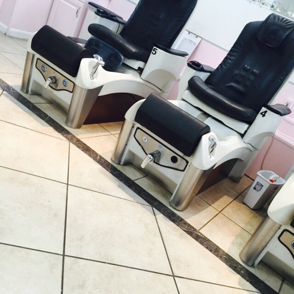 Nail Glamour - Chairs... - Nail Salons Near Me - Fresno, California