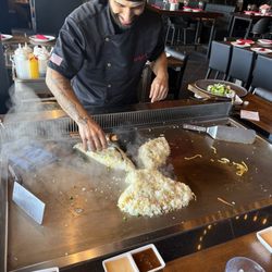 Red Door Steakhouse Hibachi - Chef Damian doing his thaaaang