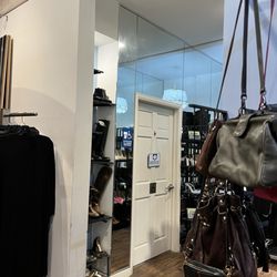 Déjà Blue Boutique - Shoe room
