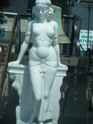 Aardvark Antiques by null