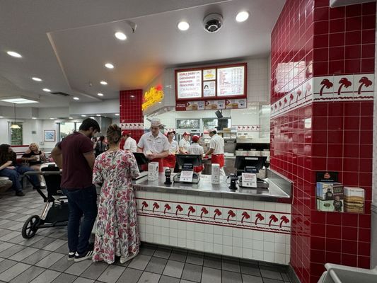In-N-Out Burger by null