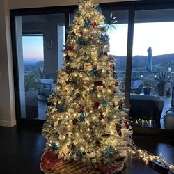 Kringles Korner Christmas Trees - Our gorgeous tree!