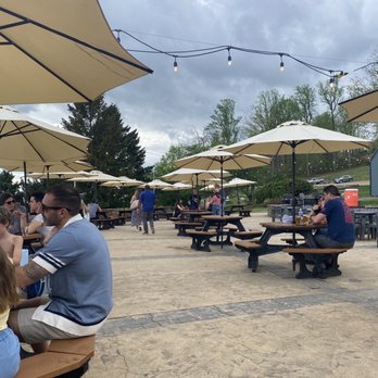Dirt Farm Brewing - Breweries Near Me - Bluemont, Virginia